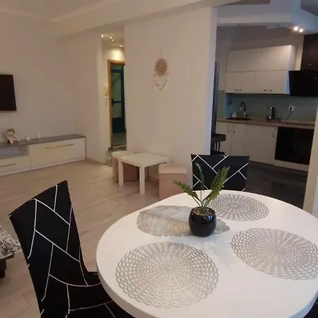 Duzy Na Doby W Centrum Warszawy Varsovia